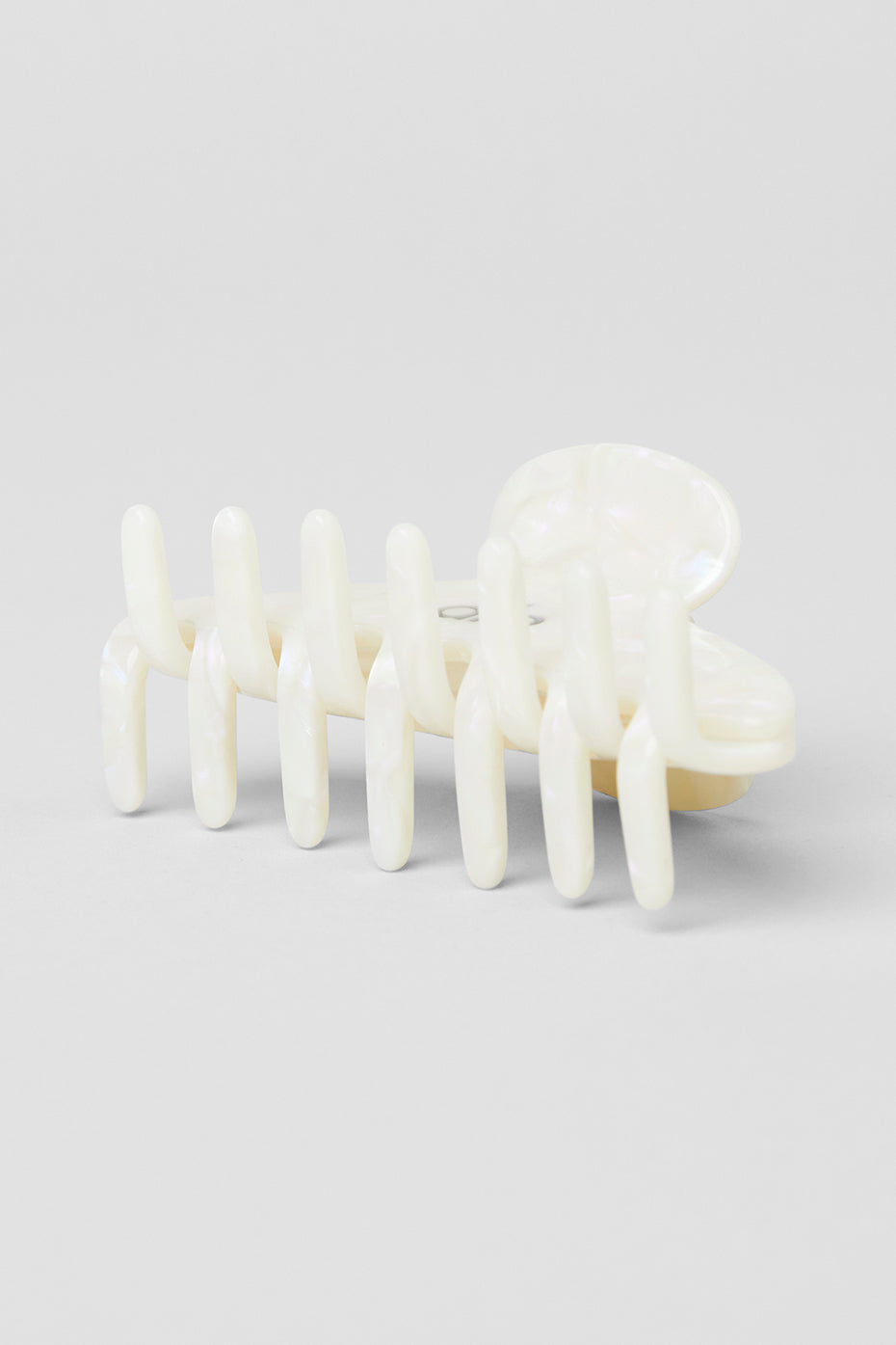 90's Claw Clip - White Pearl - Image 3