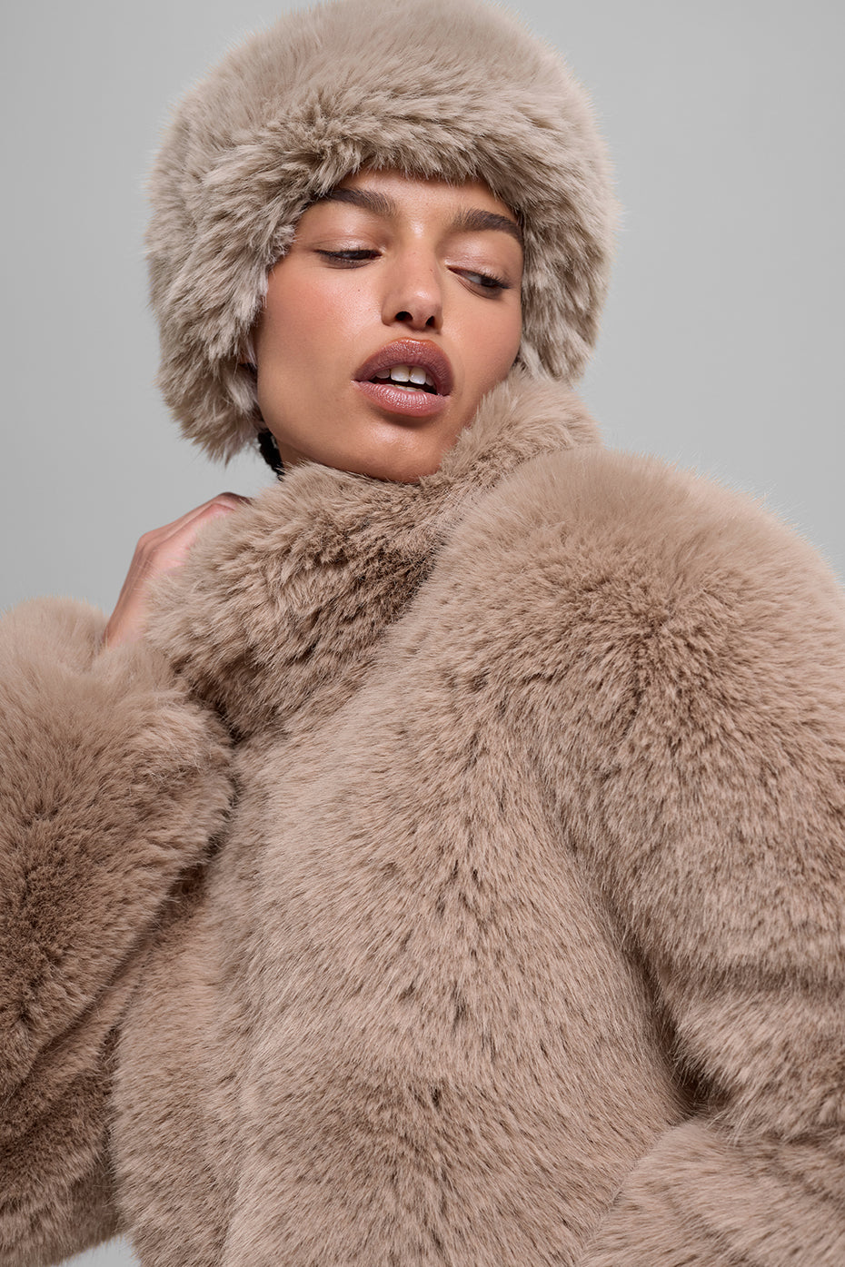 Opulent Faux Fur Wintersun Headband - Oat