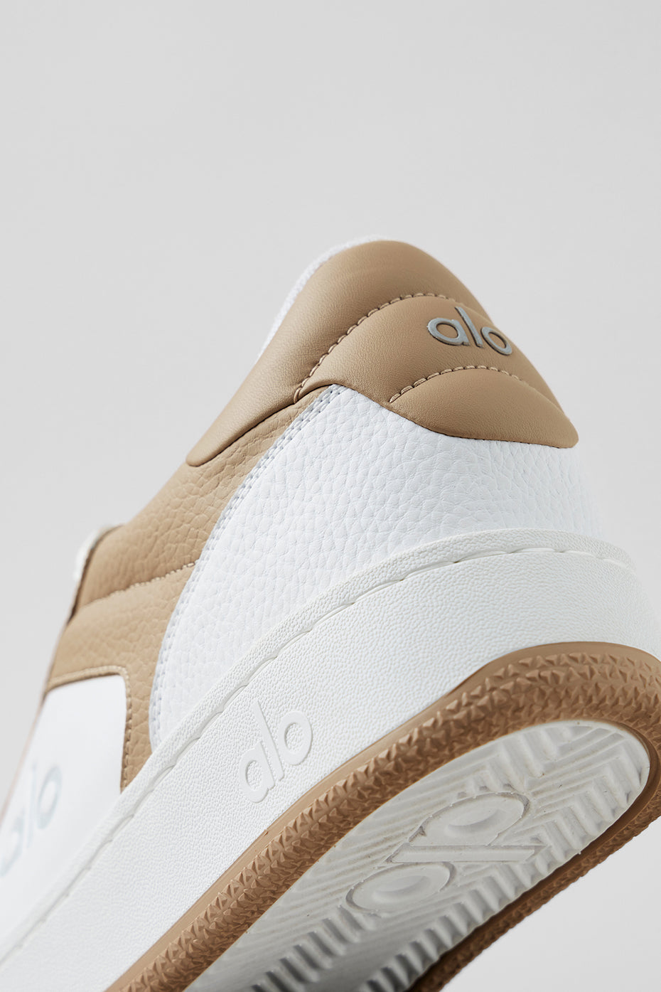 ALO Recovery Mode Sneaker - Gravel/White - Image 5