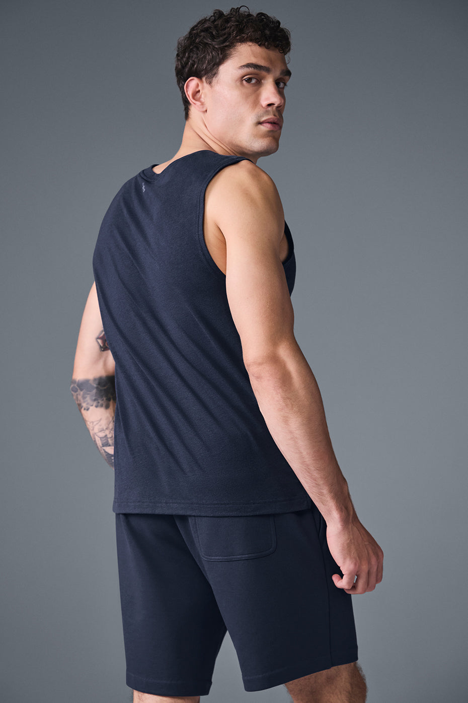 The Triumph Muscle Tank - Navy - Image 2