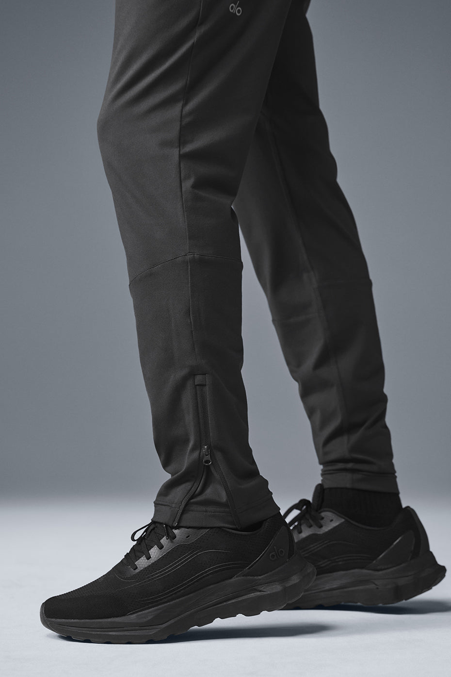 Conquer React Performance Pant - Anthracite - Image 4