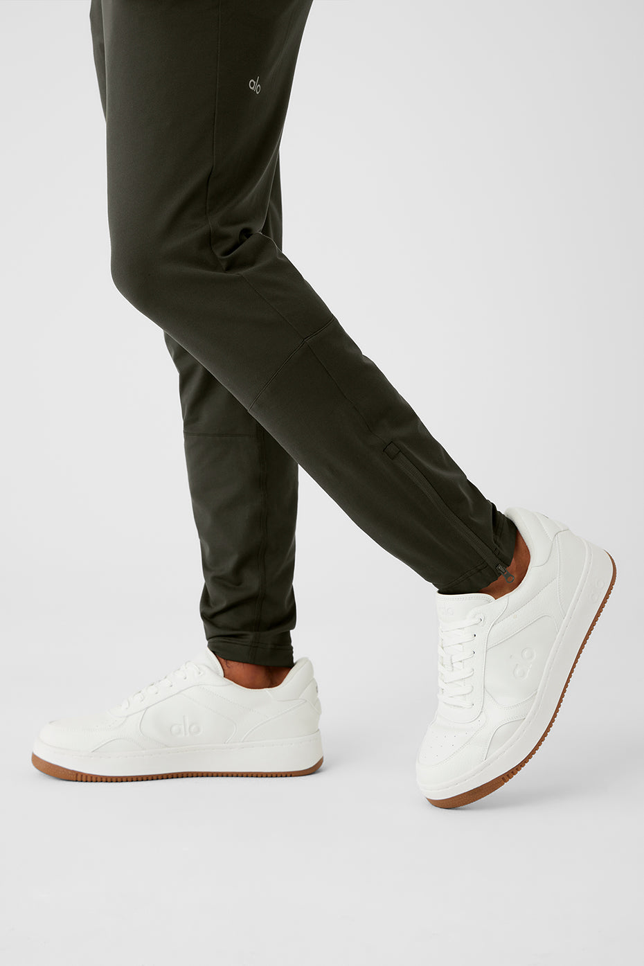 Conquer React Performance Pant - Stealth Green - Image 5