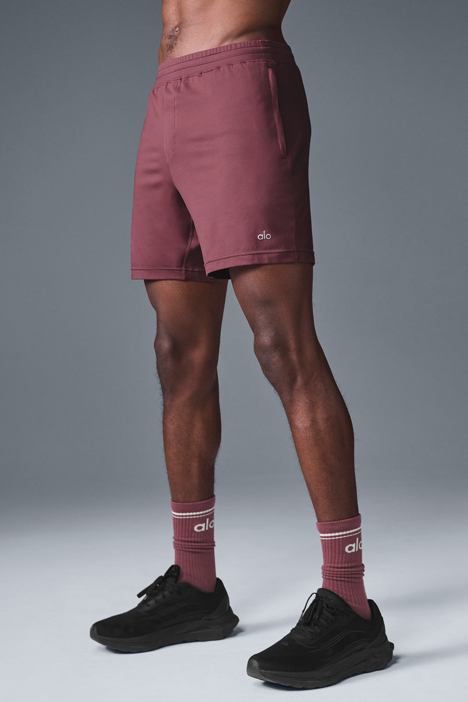 7 Conquer React Performance Short - Burgundy Truffle - Image 3