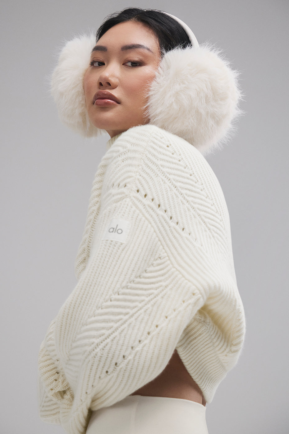 Winter Magic Cashmere Turtleneck - Ivory - Image 3
