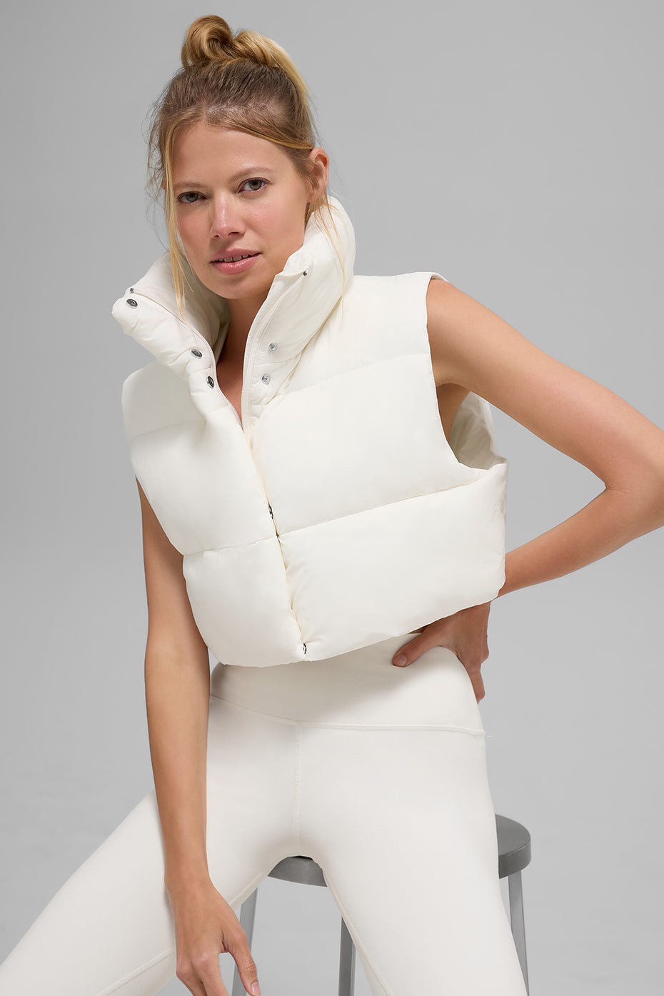 Cropped Gold Rush Puffer Vest - Ivory - Image 5