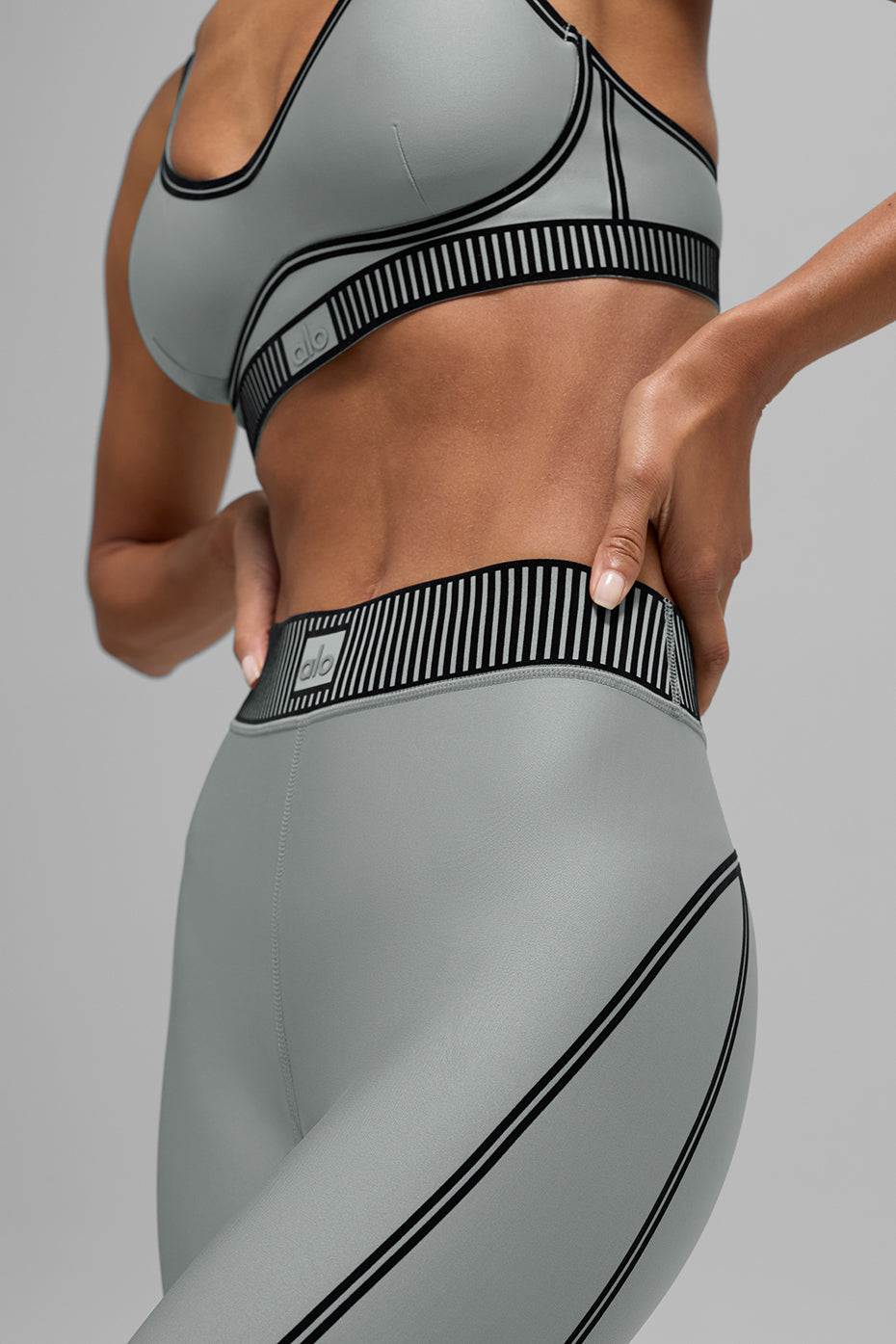 Airlift High-Waist 7/8 Line Up Legging - Lunar Grey - Image 2