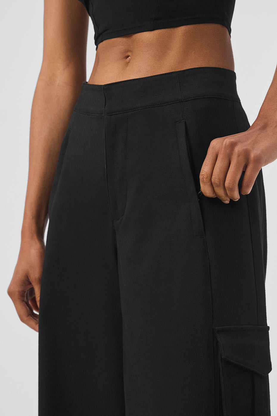 Show Off Cargo Wide Leg Trouser (Regular) - Black - Image 4